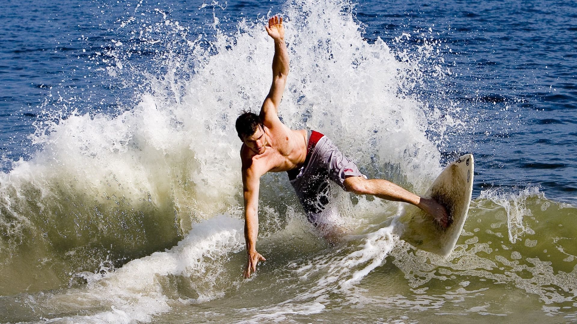 夺冠之路：冠军的成长历程纪录片，回顾夺冠